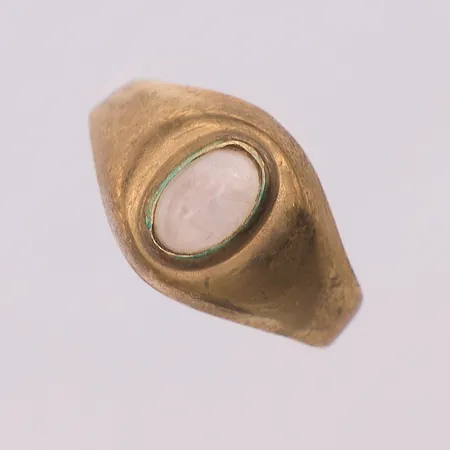 Ring rosenkvarts stl:16½, något skev, 8K Vikt: 1,8 g