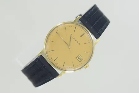 Herrur Certina, diam 33 mm, graverad behov av nytt batteri 18K