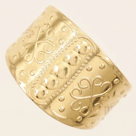 Ring stl:18¼, bredd 5,6-14mm, 18K  Vikt: 5,7 g