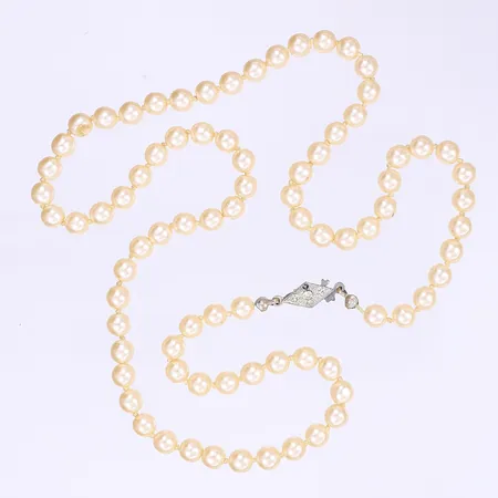 Pärlcollier imitationspärlor 60cm bredd 6mm lås i silver 830/1000 Vikt: 23,8 g