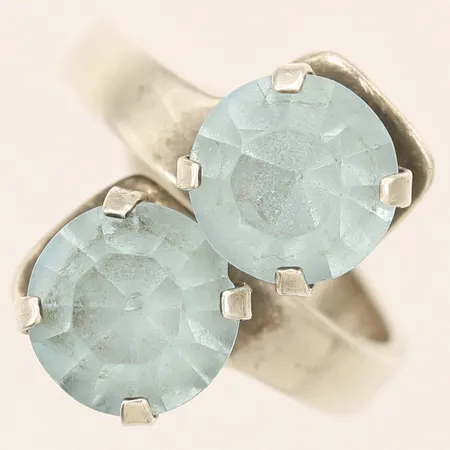 Ring med blå stenar stl:16½  bredd 16mm, BEH Bengt Hallberg Guldsmeds AB, 925/1000 silver  Vikt: 3,9 g
