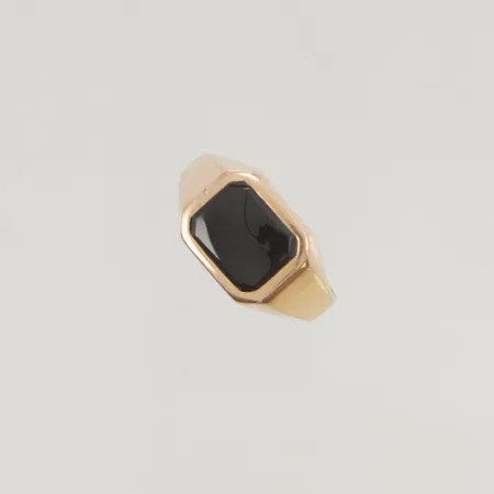 Ring onyx stl:19½ bredd 10mm 18K 3,4g.