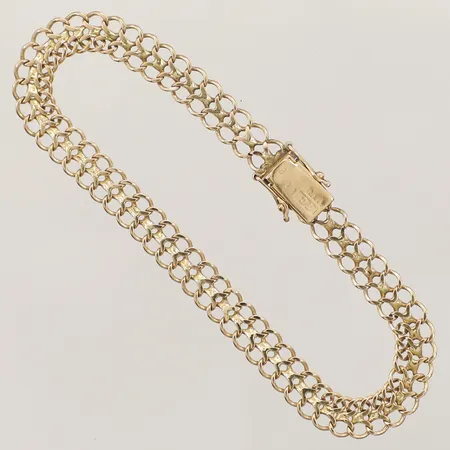 Armband, Fiskben, längd 21cm, bredd 6,4mm, Claeson I, skev låsåtta 18K  Vikt: 10,7 g