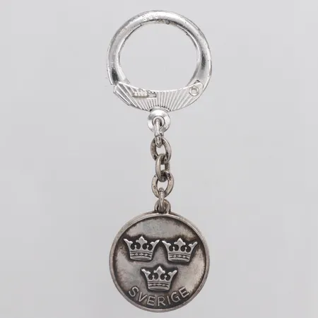 Nyckelhållare Tre kronor Sverige MEMA år 1966 längd 67mm, silver  Vikt: 11,1 g