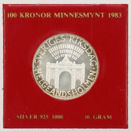 Minnesmynt Sveriges riksdag 100kr 1983 etui 925/1000 silver Vikt: 15,9 g