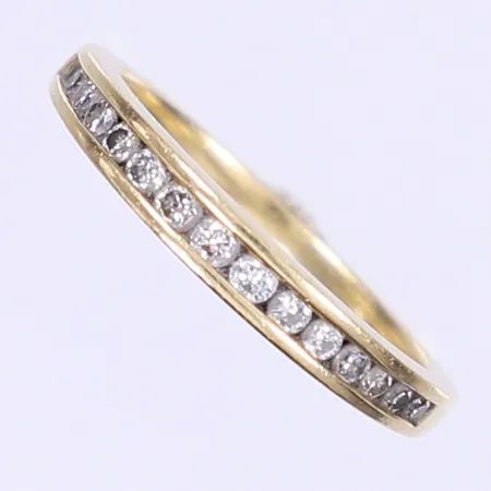Ding med diamanter totalt ca 0,20ctv stl:17½ bredd 2-3mm 14K Vikt: 2,7 g