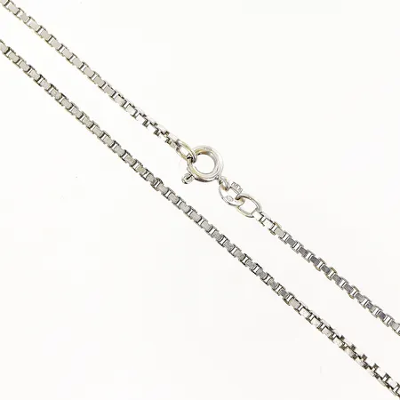 Kedja Venezia längd 43cm bredd 1,5mm, smärre skevheter, vitguld 18K Vikt: 9 g