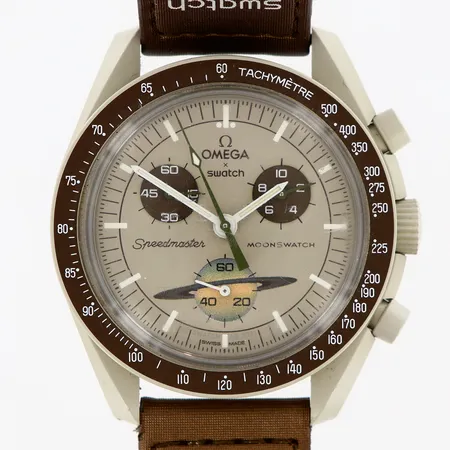 Herrur Omega X Swatch Moonswatch, Mission to Saturn, biokeramisk, Ø42mm, quartz, kronograf, velcro-band med kardborre,  repigt plexiglas, box, manual, kvitto från agusti 2023