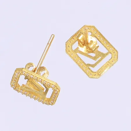 Diverse guld med vita stenar 23K Vikt: 3,8 g