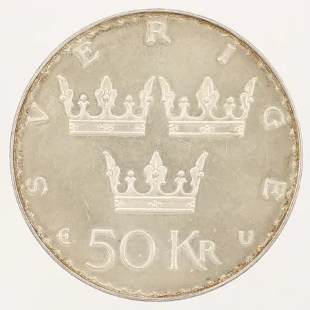 Minnesmynt, Ø36mm "I Sverige utgår från folket all offentlig makt, Valör: 50kronor, år 1975 925/1000 silver Vikt: 26,9 g Vikt: 26,9 g