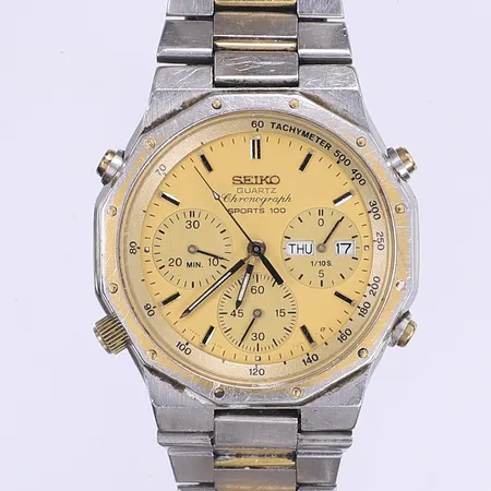 Herrur Seiko Quartz Chronograph Sports 100, Ø38mm, quartz, kronograf, dag/datum, mycket sliten boett, mycket sliten länk, defekt spänne, tickar vid katalogisering men ej testad för tidshållning, inga tillbehör