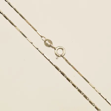 Kedja vitguld, längd ca 40,5cm, bredd 0,6mm, 18K Vikt: 4 g