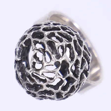 Ring Erik Granit Finland 1970 stl:17¼, bredd 6-16mm, slitage, något missformat, del av ring saknas troligen, silver 925/1000 Vikt: 6 g