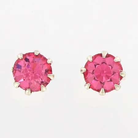 Ett par örhängen med rosa stenar, caØ4mm, 1 klo saknas, silver 925/1000 Vikt: 0,7 g