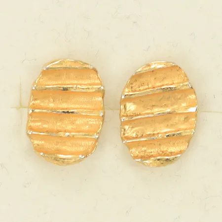 Ett par örhängen chips 13x9mm förgyllt silver 925/1000-delar 2,5g 