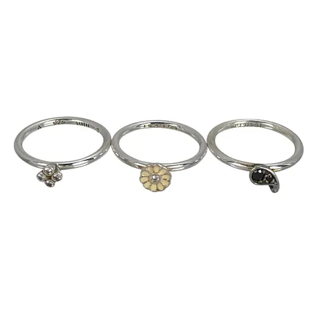 Ringar 3 stycken silver 925/1000, stl:16¾ mm, tillverkare SPJ & HHN Hans Henrik Nygaard Danmark, varierande bredd, stenar/emalj, stenar utan anmärkning Vikt: 6,2 g
