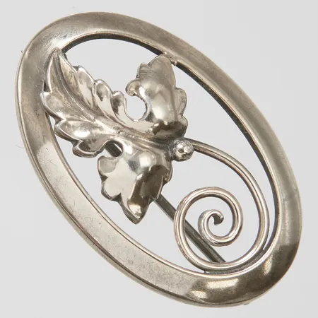 Brosch med löv, 925/1000 silver Vikt: 3,9g Vikt: 3,9 g