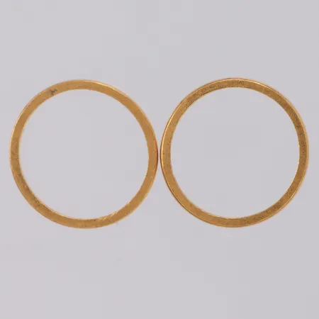 2 Ringar, släta, stl:17½, gravyr 23K Vikt: 6,2 g