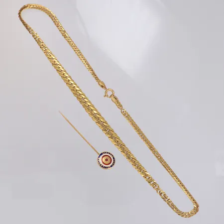 Collier, defekt, bucklor, 1 Nål med emalj, 18K  Vikt: 14,1 g