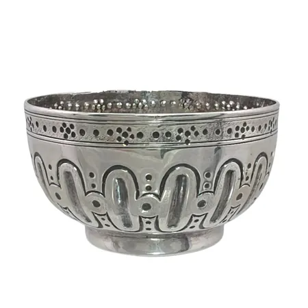 Antik Tumlare silver Österrike Wien 1787, oidentifierad tillverkare, tydlig stämpelserie, åldermansranka, höjd 33 mm, diameter upptill 55 mm, kraftig kvalitet, fint skick utan anmärkning, inga lagningar, bristningar eller missprydande märken Vikt: 28,5 g