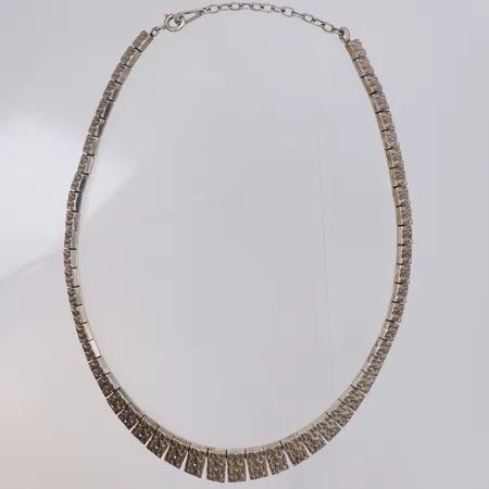 Collier längd 46cm, doserat 5,5mm-14,4mm, importstämplat, 830/1000 silver Vikt: 35,4 g