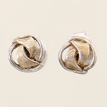 Örhängen med genombruten dekor Ø6mm förgyllda detaljer silver 925/1000 Vikt: 0,9 g