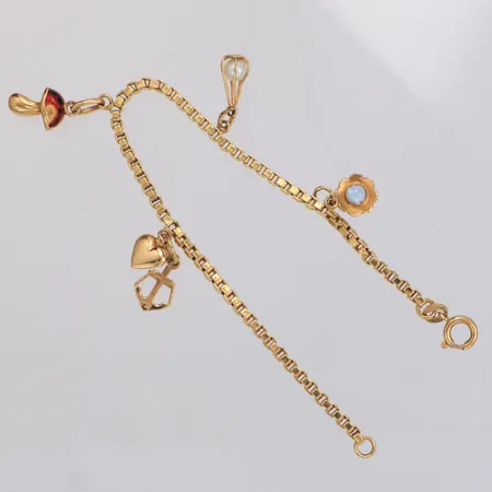 Armband Venezia längd 18,5cm bredd 2,4mm, med fyra berlocker, 18K Vikt: 6,9 g