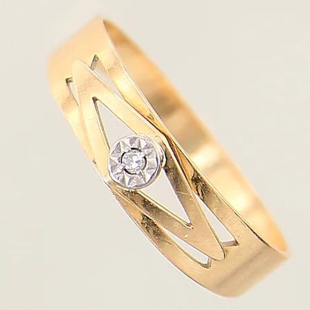 Ring med diamant 0,01ct stl:17¾ bredd 2,2mm GFAB vitguldsdetalj 18K  Vikt: 1,7 g