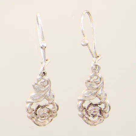 Örhängen med blomdekor 39x10mm något skeva silver 925/1000 Vikt: 3,2 g