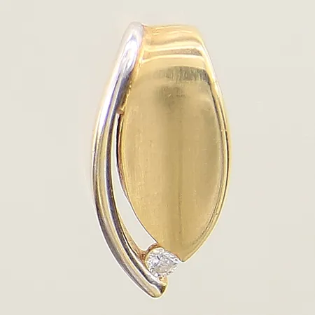 Hänge med diamant 0,04ct enligt gravyr 17x9mm vitguldsdetaljer 14K  Vikt: 2,2 g