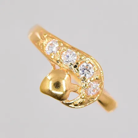 Ring med vita stenar stl:14¾, 21K Vikt: 1,9 g