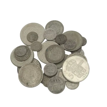 Parti svenska silvermynt 40-80 % ,ett mynt 80 %, finvikt 82g Vikt: 82 g