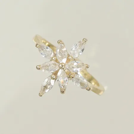 Ring blomma med vita stenar, stl 17 bredd 2-16mm, silver 925/1000-delar 3,7g totalt