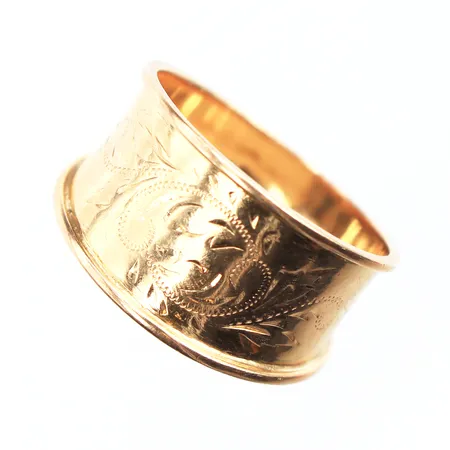 Mönstrad ring, stl:16¾ bredd:5,6-10,6mm, 18K Vikt: 2,4 g