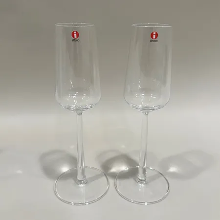 Två stycken champagneglas Essence Alfredo Häberli för iittala 21 cl höjd 23cm originalkartong, ena etiketten med lätt slitage