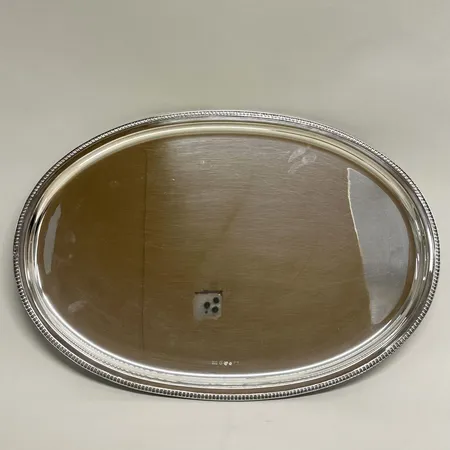 Bricka, längd 45cm, bredd 31cm, GAB år 1966, gravyr på baksida, 830/1000 silver Vikt: 1204 g