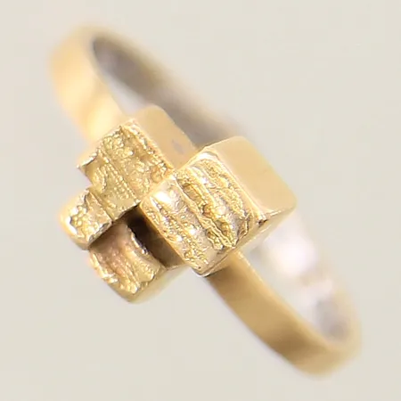 Ring Björn Weckström Lapponia stl:16½ bredd 1,9-7,9mm skenans insida i vitguld gravyr 18K Vikt: 3 g
