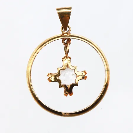 Hänge med vit sten, omgjord vigsel ring, 33 x 24,6, 18K Vikt: 6,1 g
