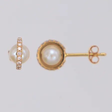 Ett  par örhängen Day Pearl & Stars Ear design Efva Attling, sötvattenspärlor och diamanter ca 0,17ctv, Ø8mm, 18K, originalask (defekt) Vikt: 1,6 g