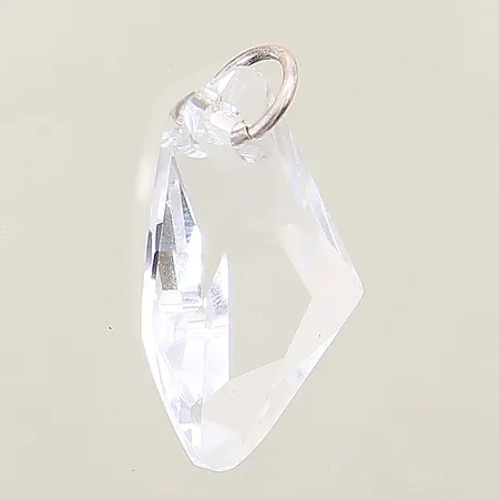 Hänge med plastprisma 30x17mm smärre nagg på fasetter ostämplad silver 925/1000  Vikt: 5,1 g