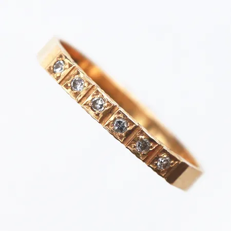Ring med diamanter 6 x ca. 0,01ct, Stl:17½, bredd: 2,5mm, 18K Vikt: 1,9 g