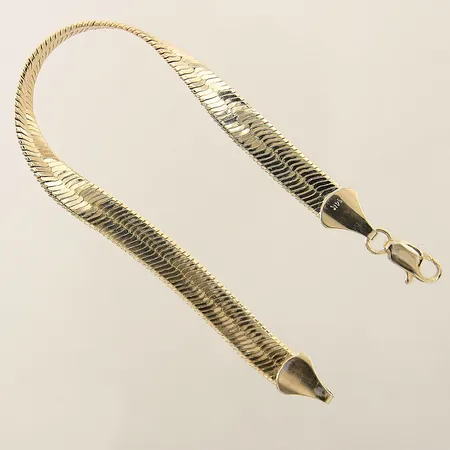 Armband halvstelt längd 21cm bredd 8,5mm 14K  Vikt: 14,2 g