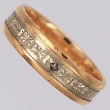 Ring tvåfärgad, stl:19, gravyr, 18K Vikt: 4,8 g