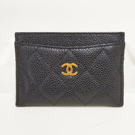 Korthållare Chanel Classic Cardholder Veau Graine Black, guldfärgade beslag, mått 7,5 x 11,2 x 0,5cm, refnr: AP0213-Y01864-C3906, serienr: 31098632, certifikatkort, dustbag, kvitto Short Hills 2021, box.
