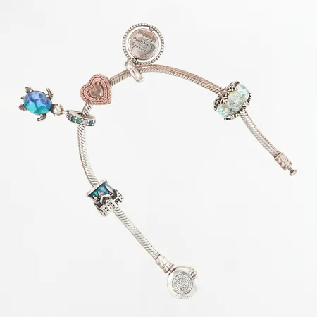 Armband Pandora med fem berlocker 17,5cm, bredd: 3mm, silver 925/1000 Vikt: 31,6 g