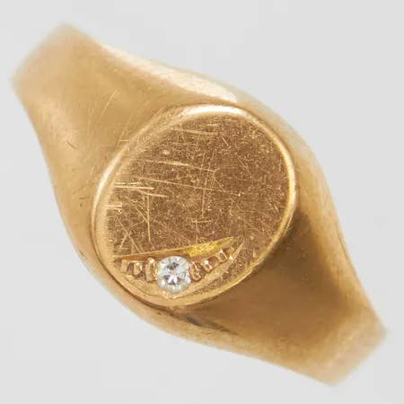 Klackring med diamant, 1 x ca 0,01ct, stl:16½, importstämpel, repig, skev, 18K Vikt: 2,1g Vikt: 2,1 g