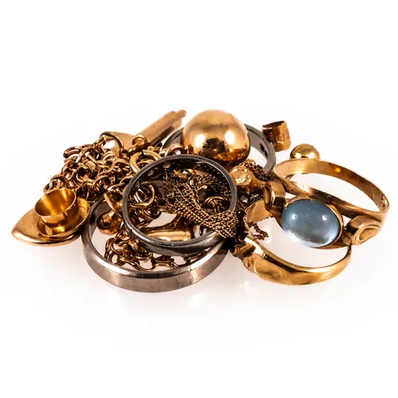 Diverse defekt/graverat guld 18K 26,5g.
