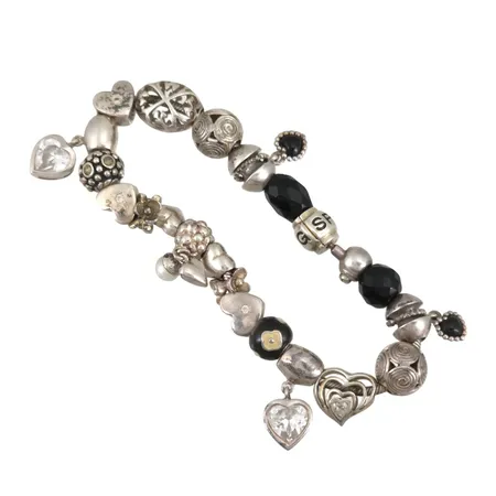 Armband med berlocker, Spinning, silver, 925/1000, Italien, längd 19 cm, bredd 2 - 10,5 mm, Vikt: 40,9 g