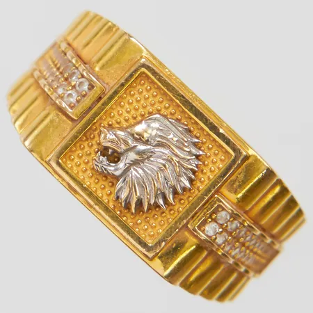 Ring med vita stenar, lejon, stl:18, bredd 5,5-11mm, skev skena, 21K Vikt: 7,0g Vikt: 7 g