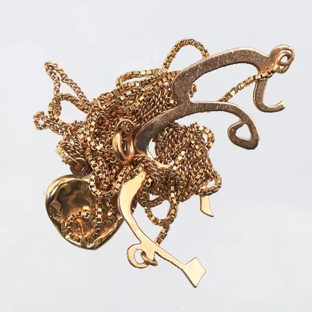 Diverse guld med defekter,18k. Vikt: 6,2 g